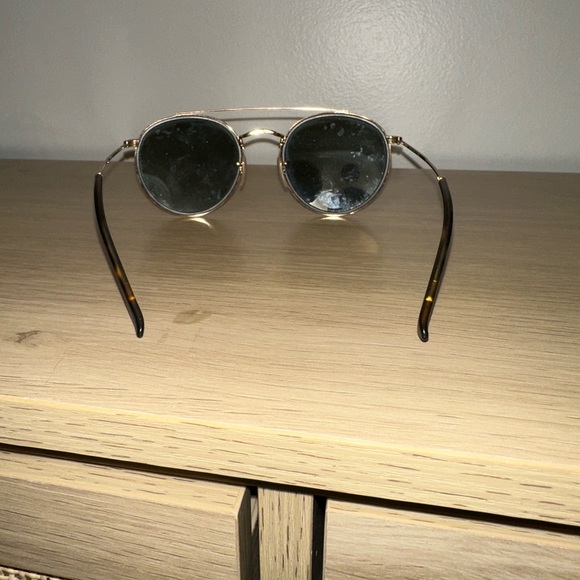 Ray-Ban Sunglasses - Picture 3 of 3